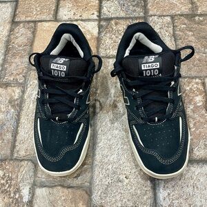 Men's New Balance Tiago 1010 Black/White (4.5) LIKE NEW